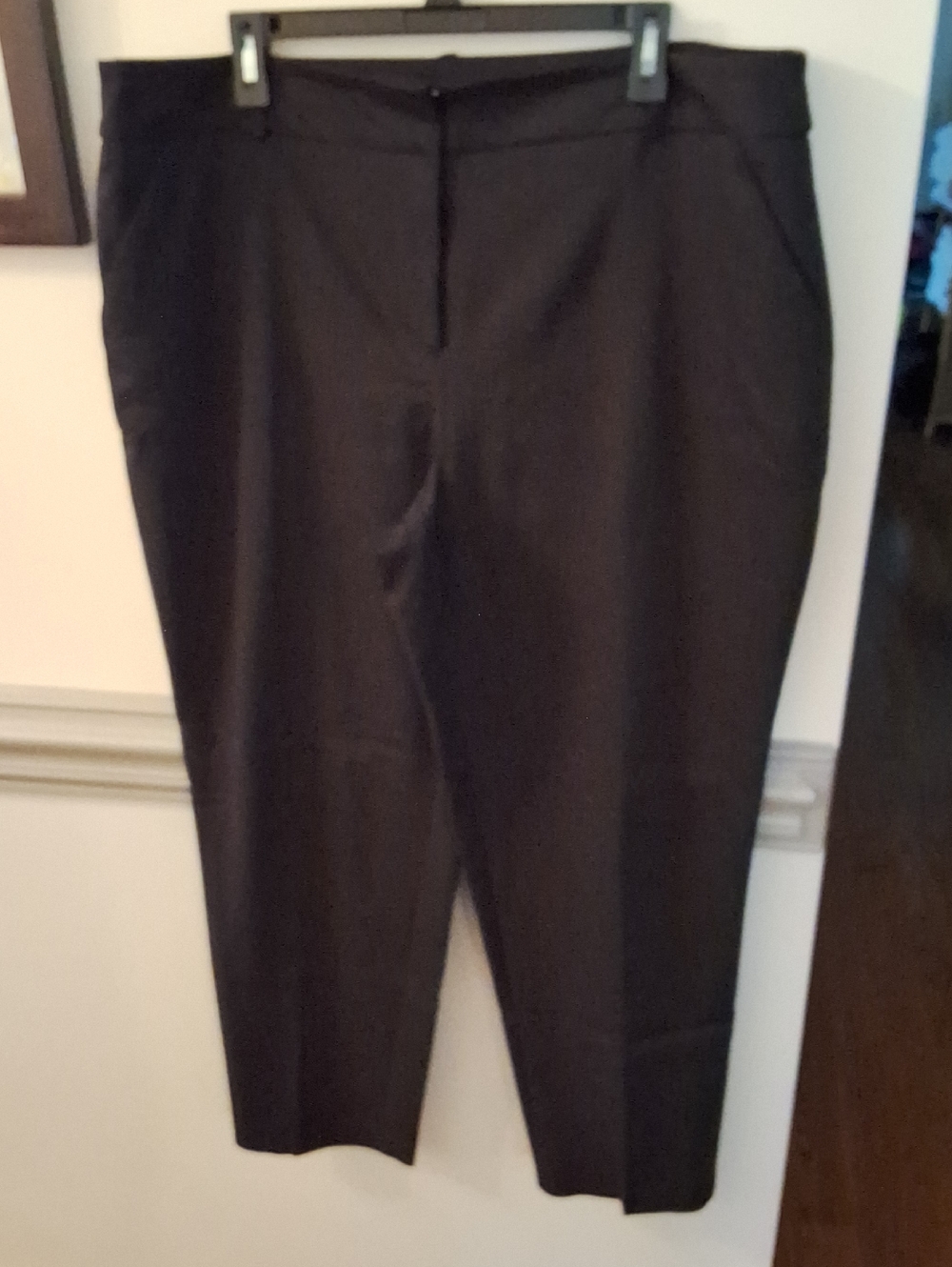 Apt. 9 Women’s Black Straight-Leg Dress Pants (Missing 1 Hook Closure)